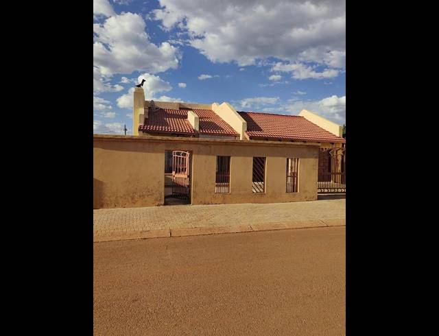 3 BEDROOM HOUSE FOR SALE IN LAWLEY